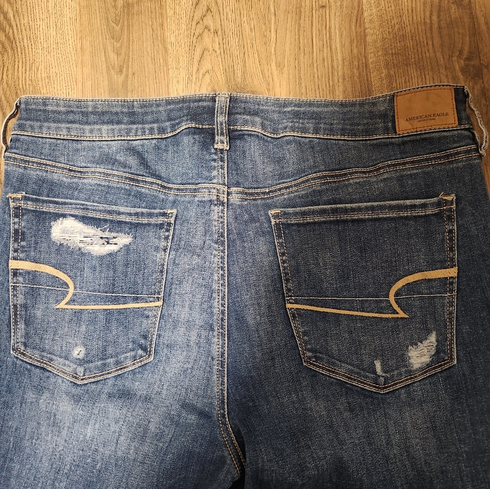 American Eagle Outfitters Blue Distressed Jeans - Picture 9 of 9